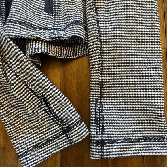 Lululemon zip up gingham jacket blue and white - Picture 5 of 9
